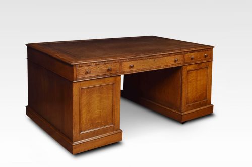 Large Oak Partners Desk