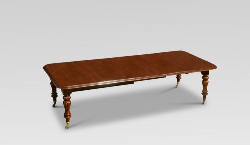 19th Century Mahogany Extending Dining Table