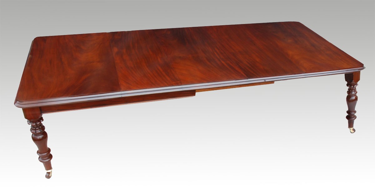 Victorian mahogany dining table