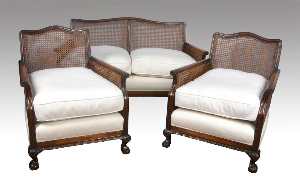 Mahogany framed bergere lounge suit 