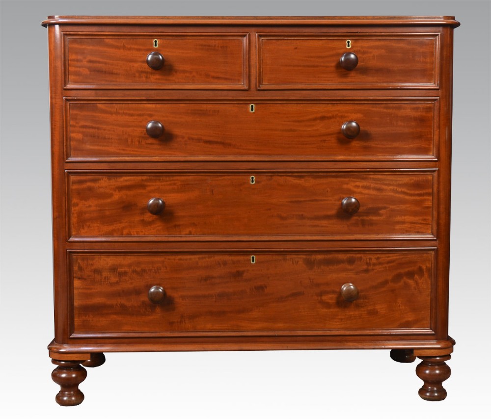 Victorian mahogany chest of draws 
