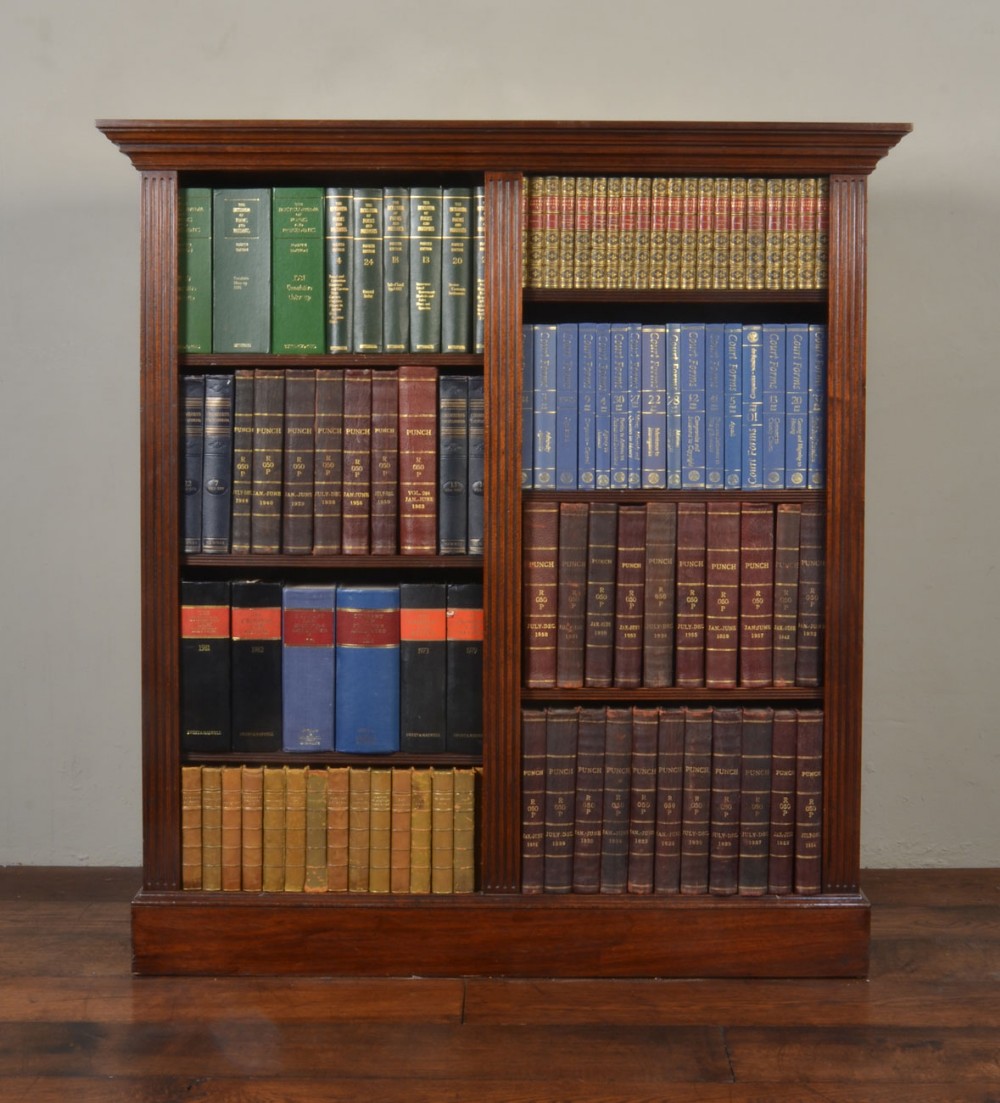 Mahogany open bookcase 