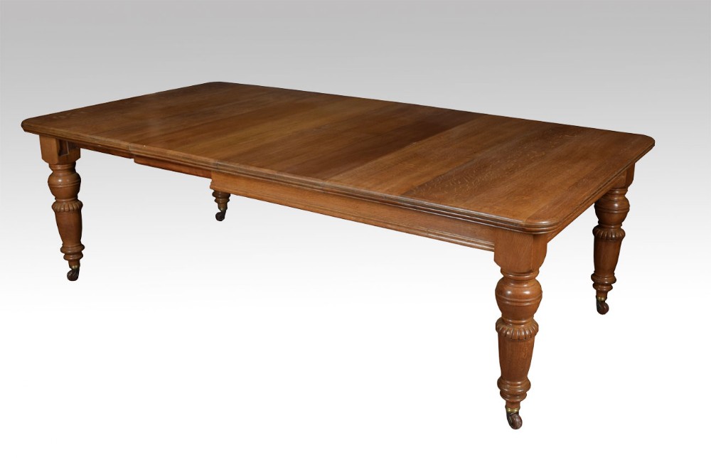 Victorian oak dining table 