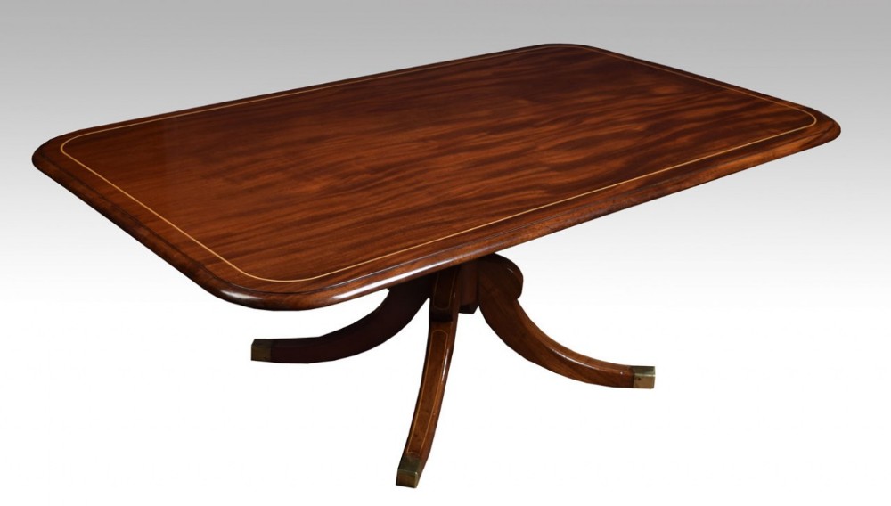 Georgian mahogany coffee table
