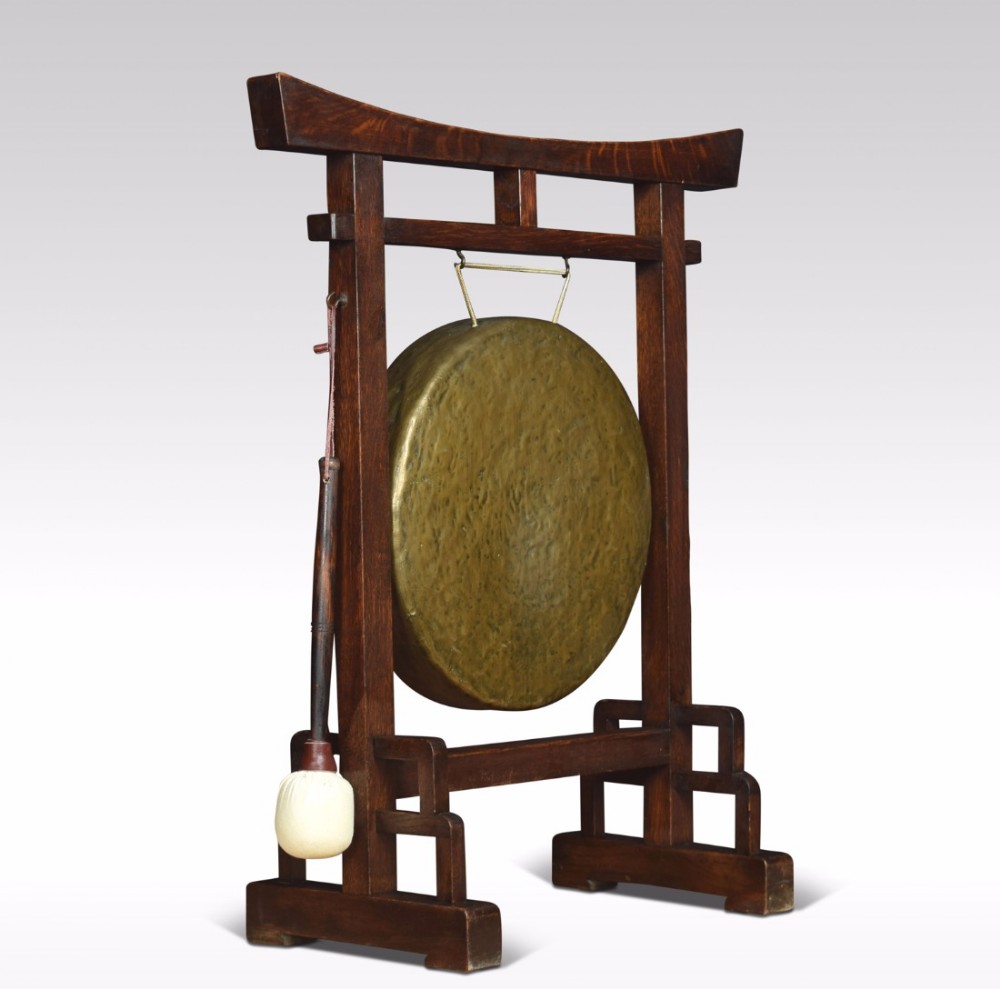Chinese export oak framed dinner gong