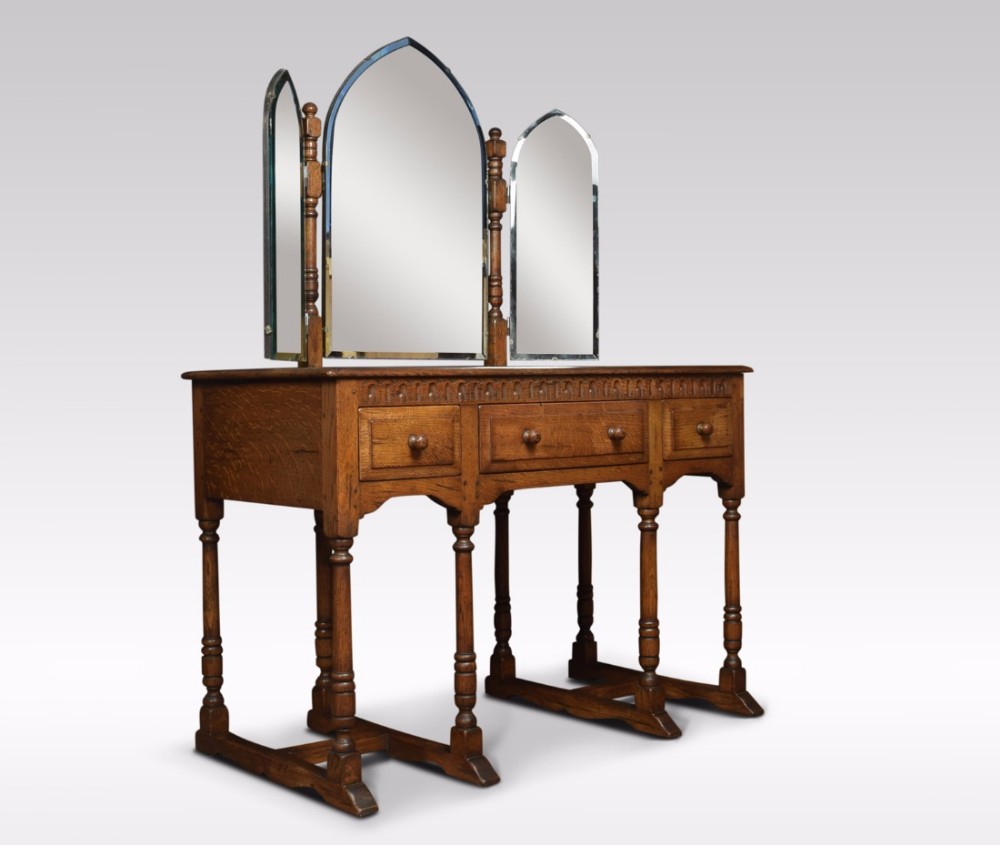 Oak dressing table