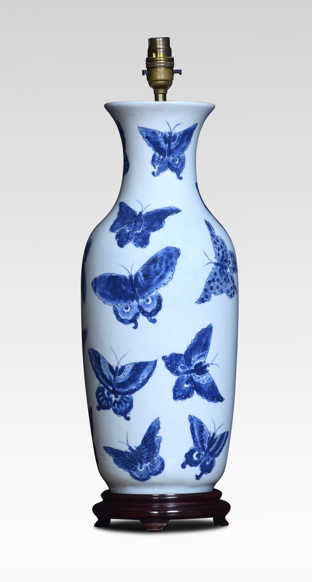 Chinese blue and white baluster vase lamp