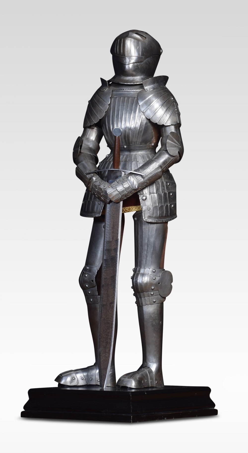 Miniature full suit of armour