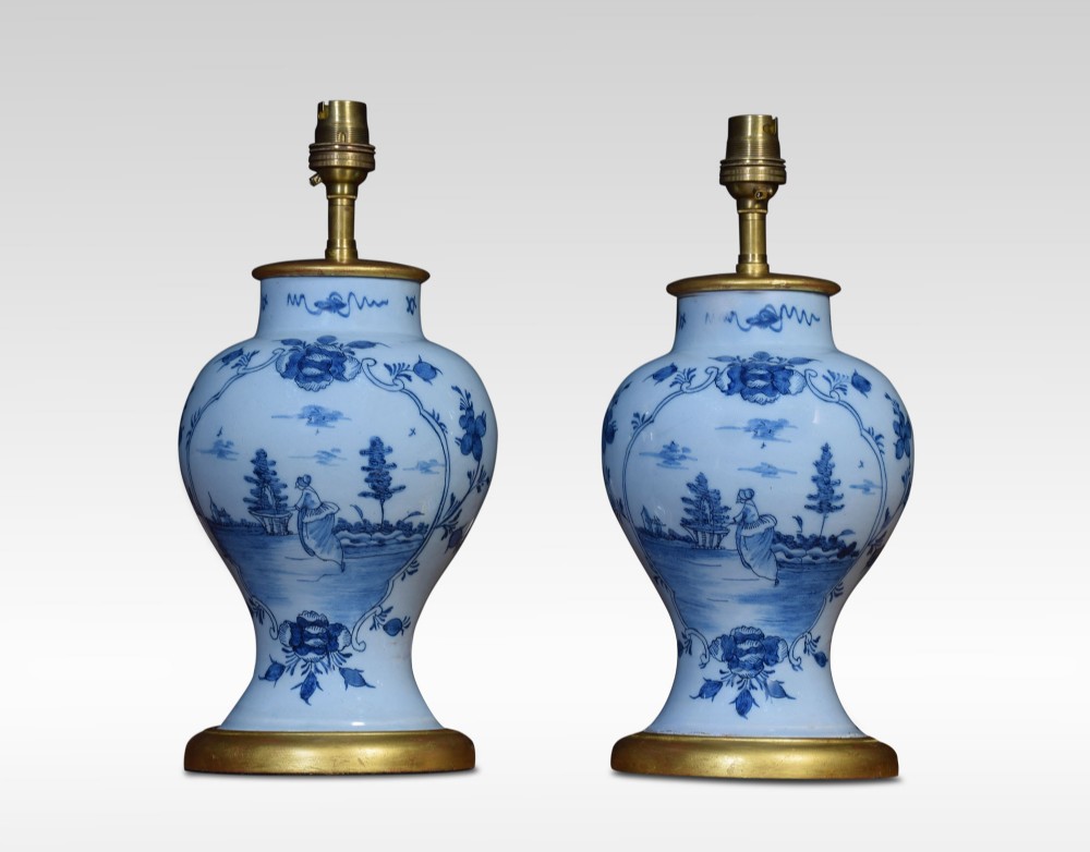 Pair of delft blue porcelain table lamp