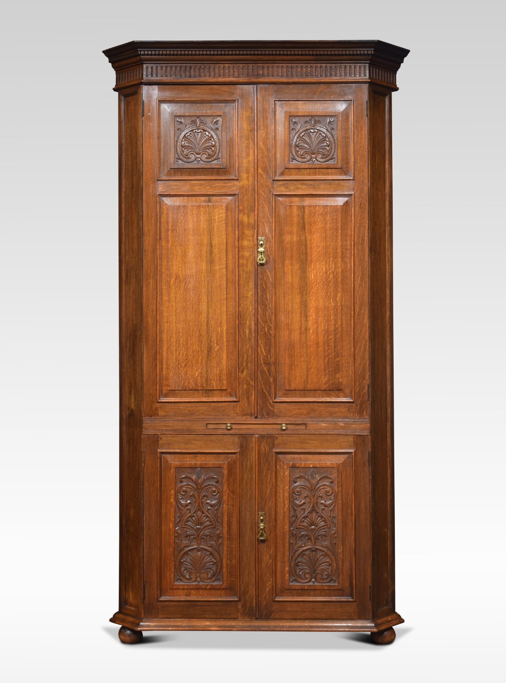 Substantial Country House oak floor standing corner cupboard