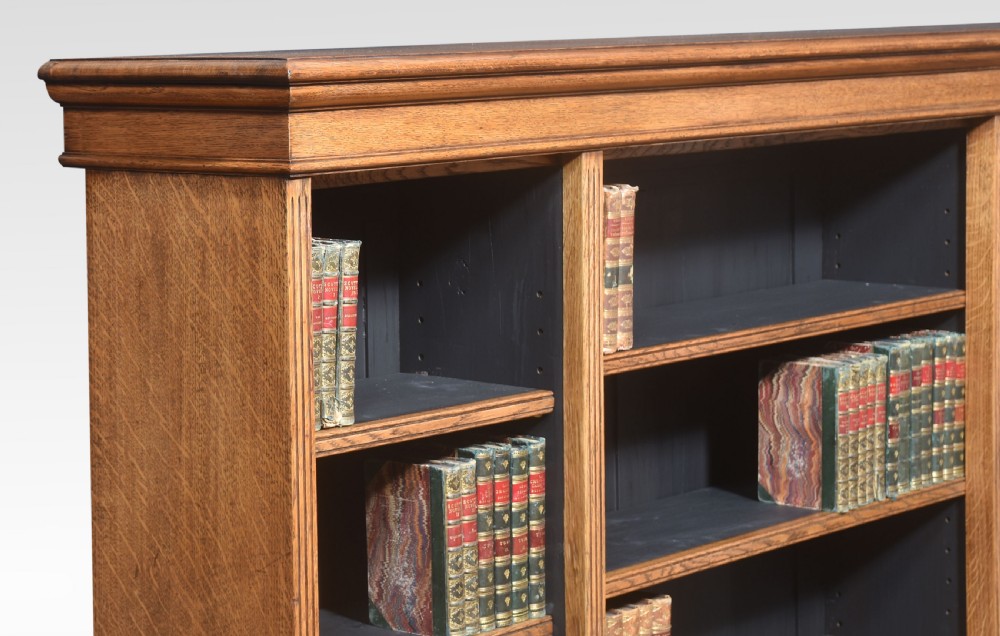 Oak open bookcase View V