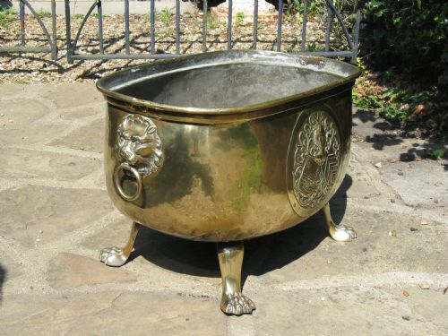 fig 1. LARGE LATE VICTORIAN BRASS PLANTER WITH LION MASK HANDLES