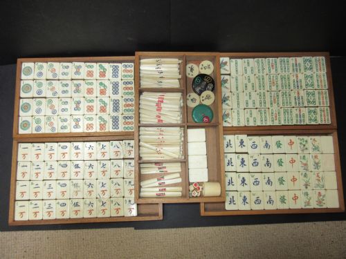 fig 1. 1920s BONE & BAMBOO MAH JONG SET