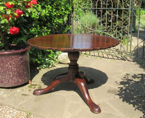 fig 1. GEORGIAN MAHOGANY TRIPOD COFFEE TABLE c1800