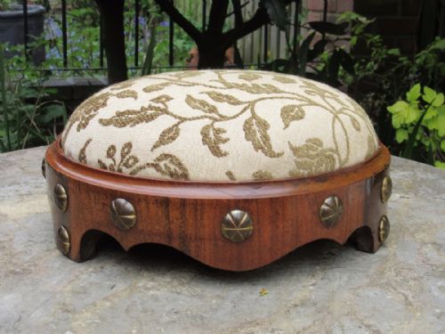 Victorian Walnut Circular Foot Stool Footstool C1860
