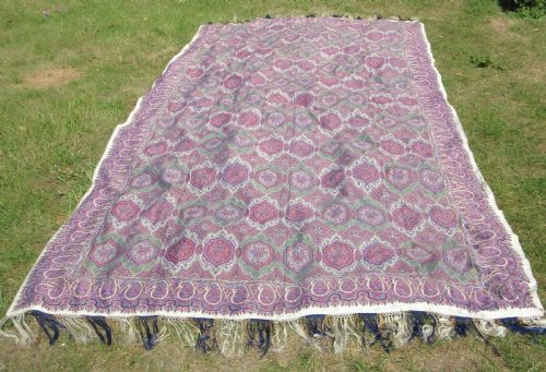 fig 1. LARGE VICTORIAN PAISLEY SHAWL