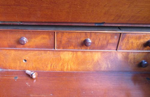 FIGURED WALNUT WRITING SLOPE C1850 - ADDITIONAL PHOTO 3