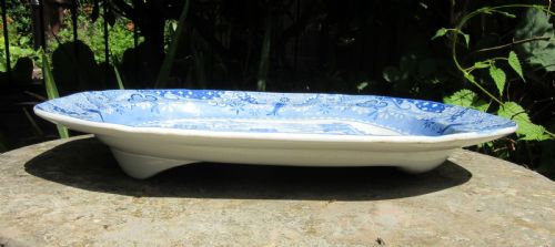 fig 1. ENGLISH GEORGIAN BLUE & WHITE WELL AND TREE SERVING PLATE