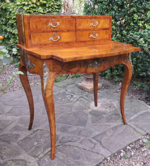 ENGLISH FIGURED WALNUT WRITING DESK - ADDITIONAL PHOTO 2