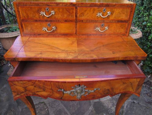 ENGLISH FIGURED WALNUT WRITING DESK - ADDITIONAL PHOTO 6