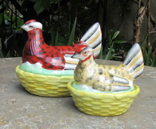 fig 1. TWO ANTIQUE STAFFORDSHIRE HENS ON NESTS c1880