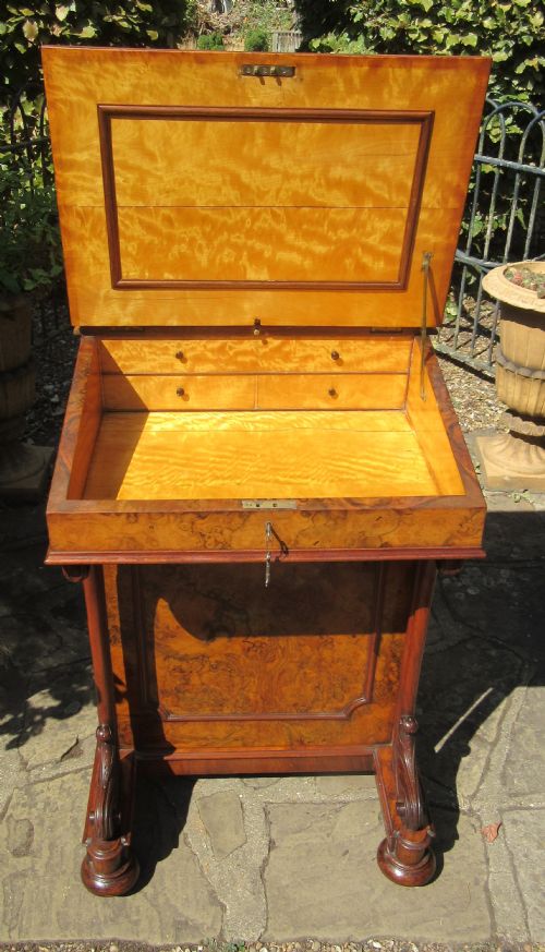 FINE QUALITY BURR WALNUT DAVENPORT C1860 - ADDITIONAL PHOTO 4