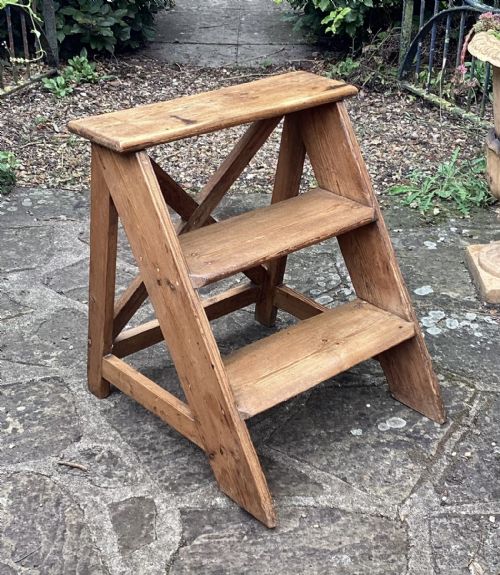 VICTORIAN COUNTRY PINE KITCHENLIBRARY STEPS - ADDITIONAL PHOTO 1