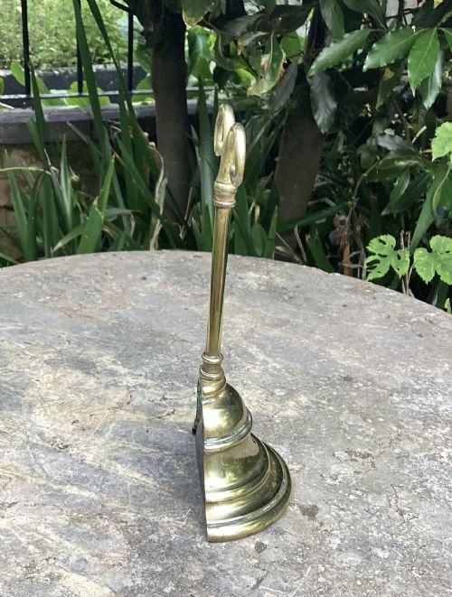 ELEGANT 19TH CENTURY BRASS DOOR STOP - ADDITIONAL PHOTO 3