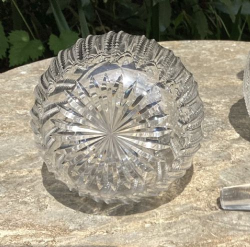 GOOD PAIR OF CUT GLASS DECANTERS C1870 - ADDITIONAL PHOTO 3