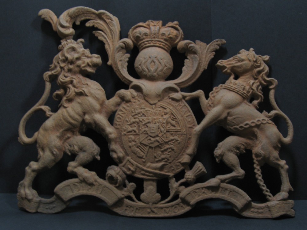 VICTORIAN CAST IRON ARCHITECTURAL ROYAL COAT OF ARMS