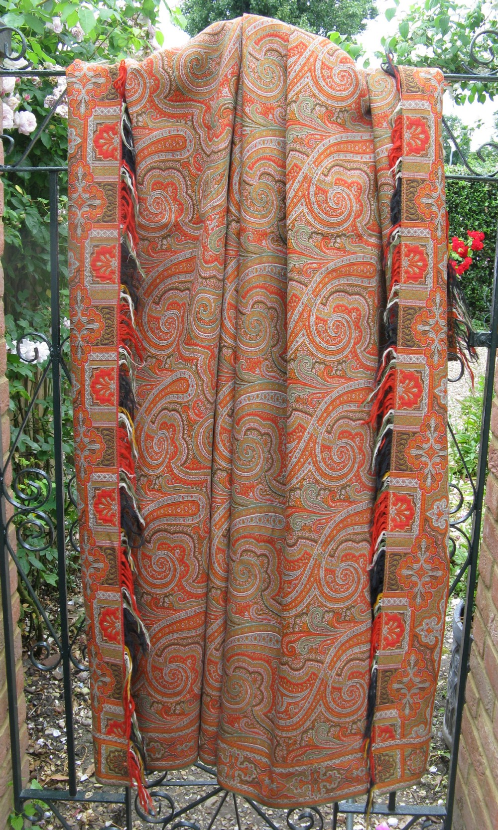 FINE VICTORIAN WOVEN PAISLEY SHAWL c1860