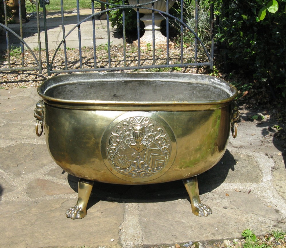 LARGE LATE VICTORIAN BRASS PLANTER WITH LION MASK HANDLES 