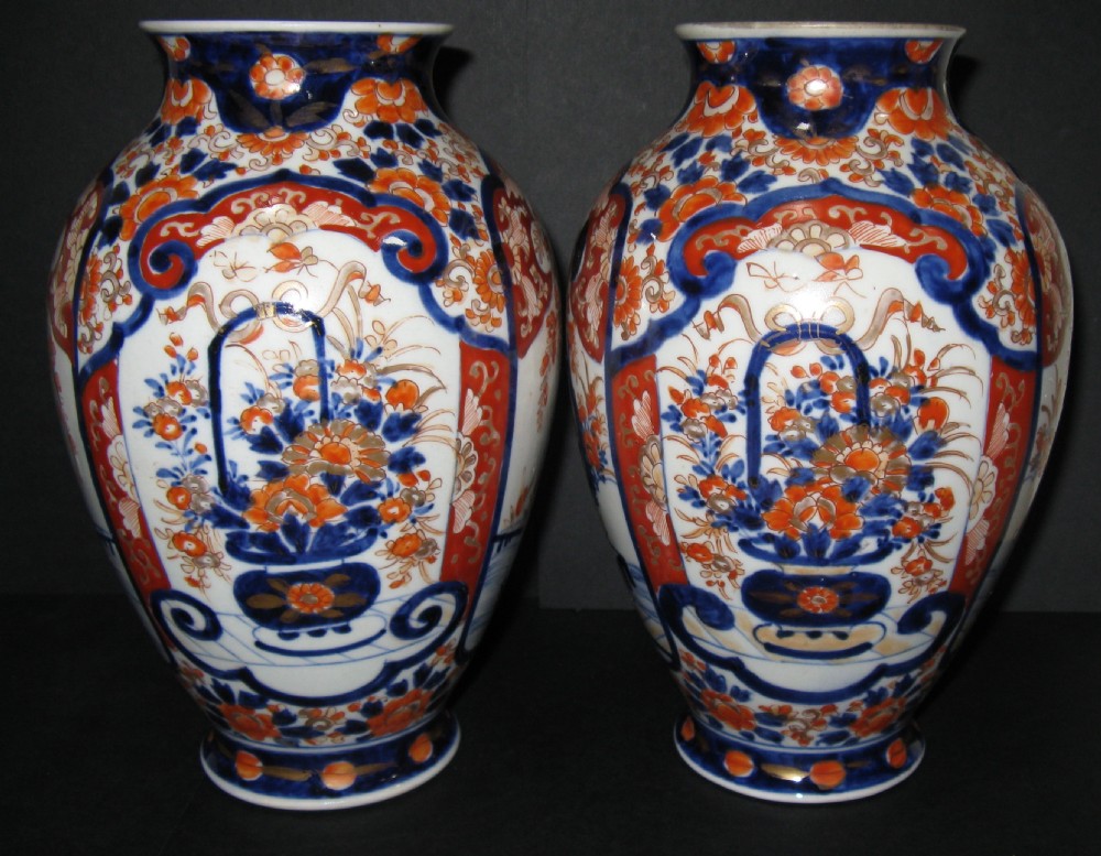 PAIR OF JAPANESE IMARI VASES c1880