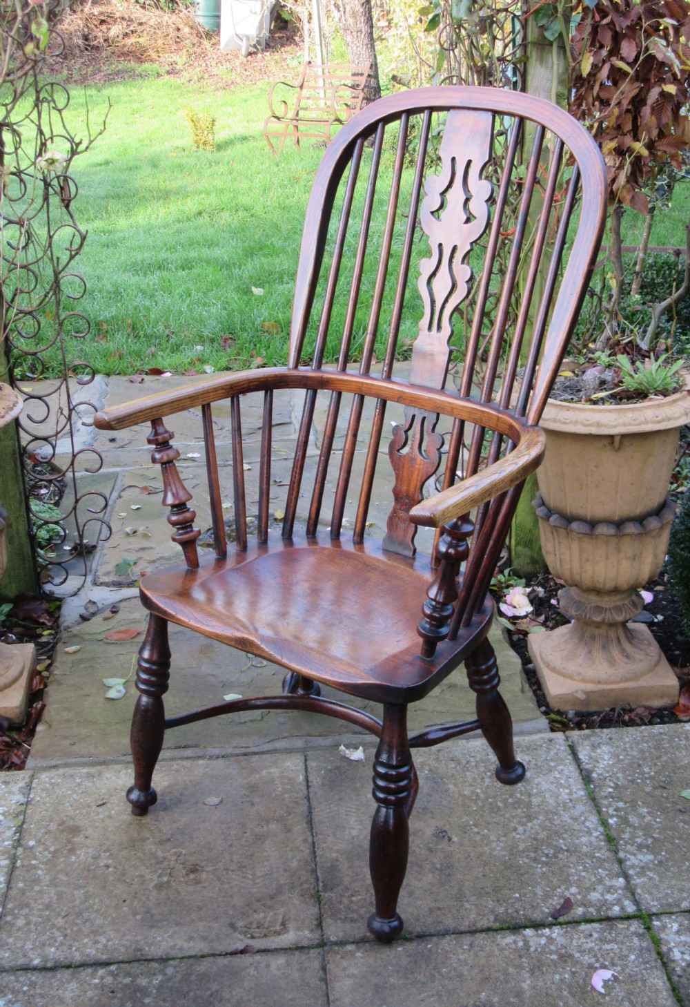 GOOD COUNTRY WINDSOR CHAIR WITH CRINOLINE STRETCHER 