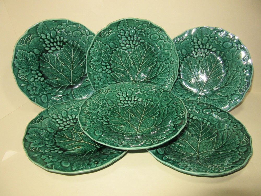 SET OF SIX THOMAS TILL ENGLISH MAJOLICA GREEN LEAF PLATES circa 1850