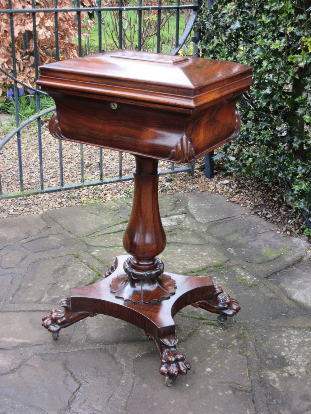 FINE REGENCY ROSEWOOD WORK TABLE circa 1830
