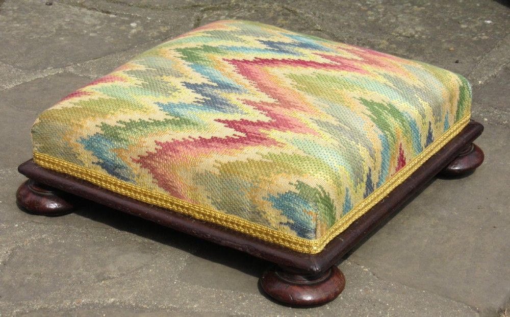 EARLY VICTORIAN ROSEWOOD FOOTSTOOL Circa 1840
