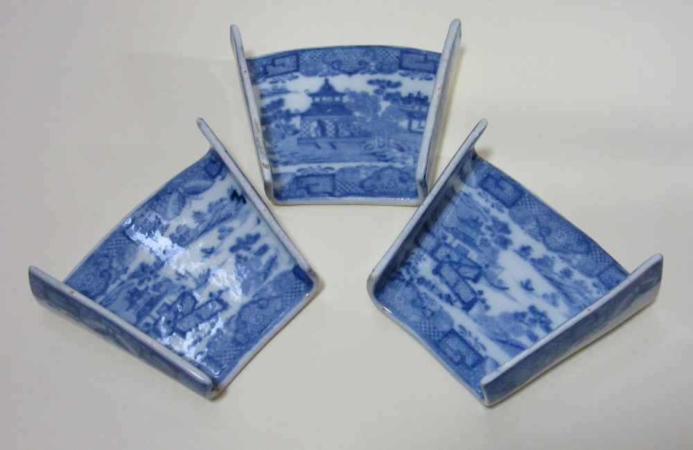 SET OF EARLY 19th CENTURY ENGLISH PEARLWARE ASPARAGUS SERVERS c1810