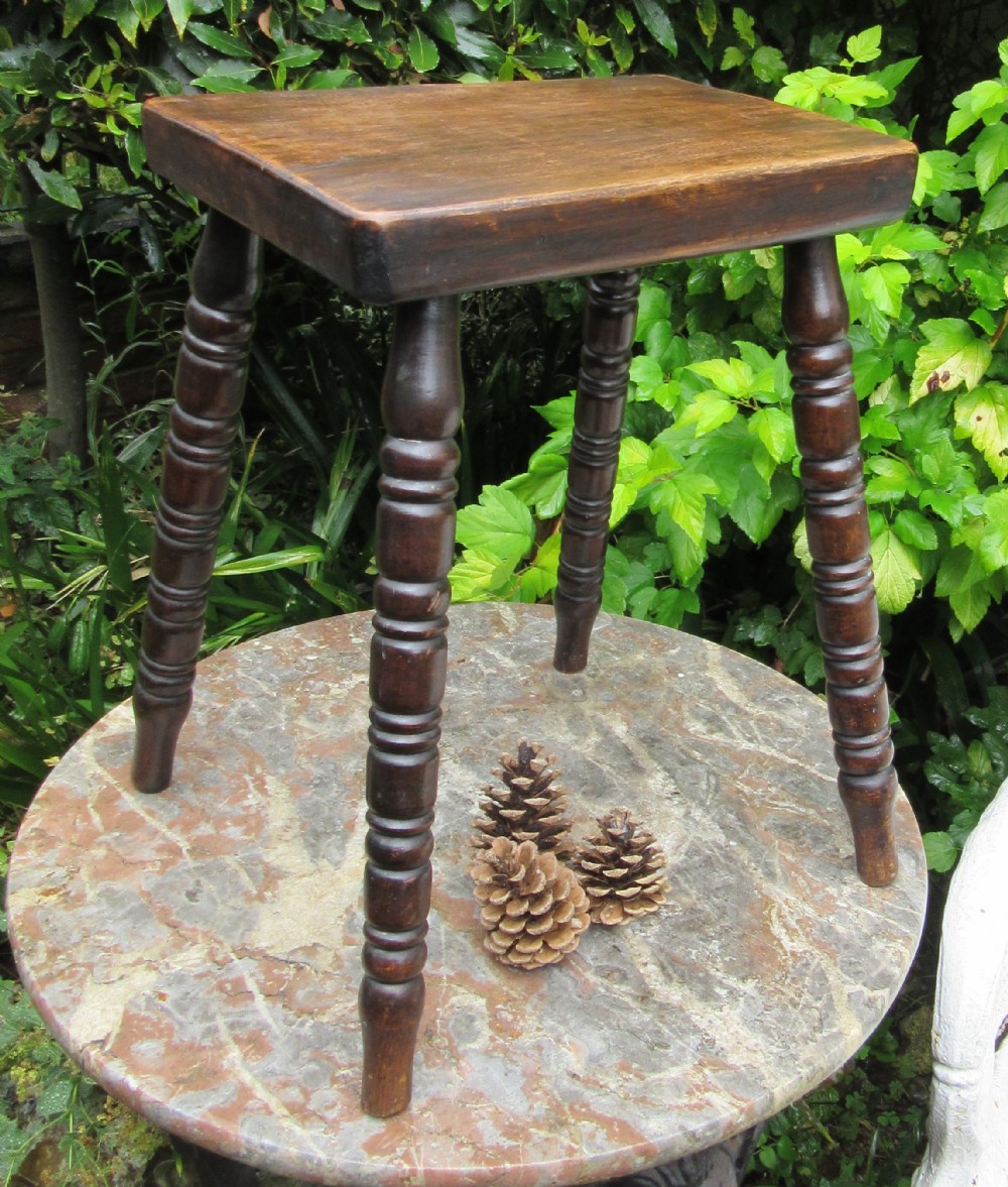 ANTIQUE COUNTRY STOOL