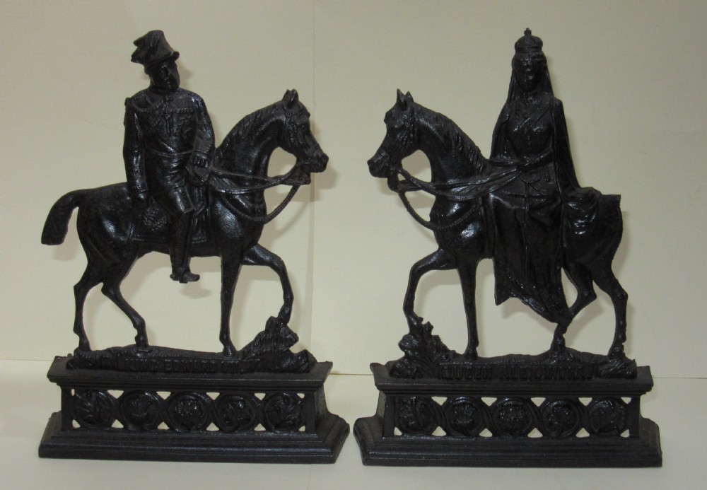 FINE PAIR OF ENGLISH CAST IRON ROYAL FIGURES c1902