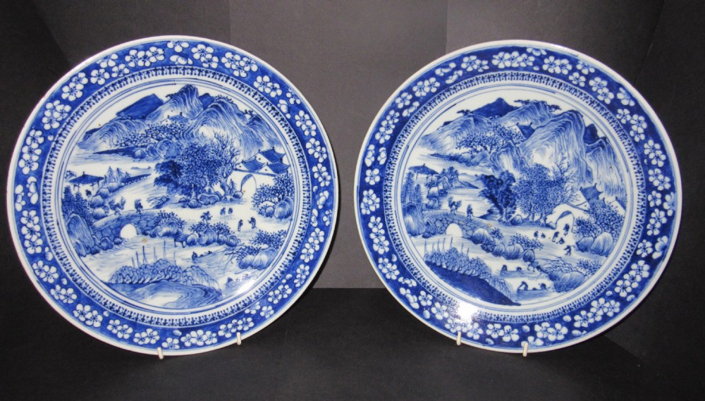 TWO ORIENTAL PORCELAIN CHARGERS circa 1900