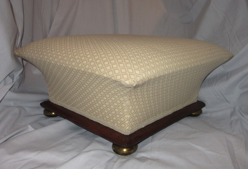 GENEROUS EARLY VICTORIAN MAHOGANY FOOTSTOOL c1840