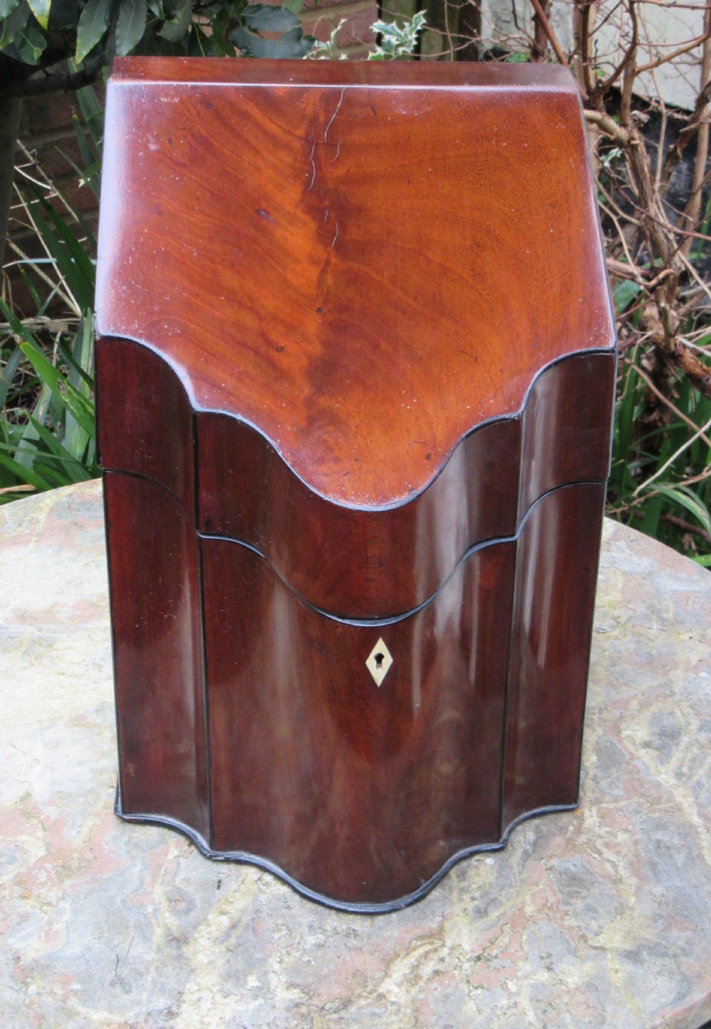 GEORGIAN MAHOGANY KNIFE BOX c1800