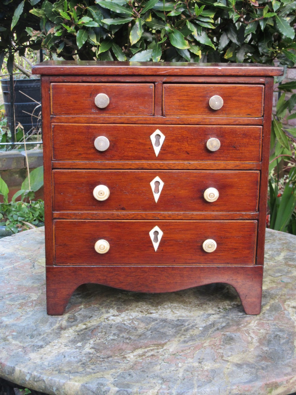 GEORGIAN MAHOGANY APPRENTICE CHEST OF DRAWERS c1820