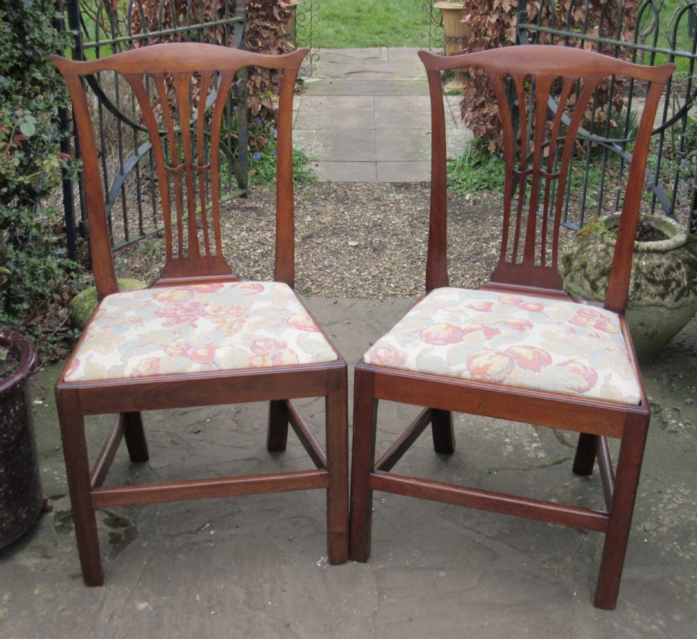 PAIR GEORGIAN MAHOGANY SIDE CHAIRS c1780