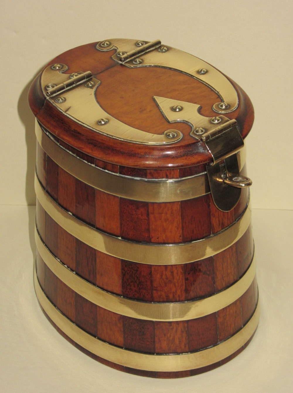FINE MAHOGANY & SYCAMORE COOPERED BOX c1870