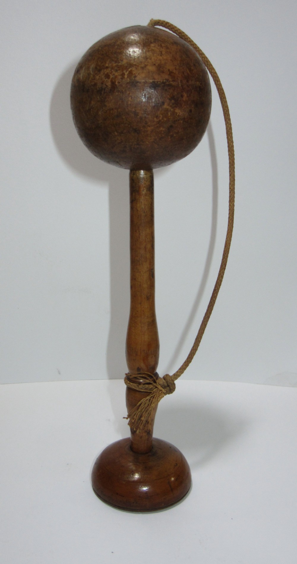 CHILD'S TREEN 19th CENTURY BILBOQUET GAME