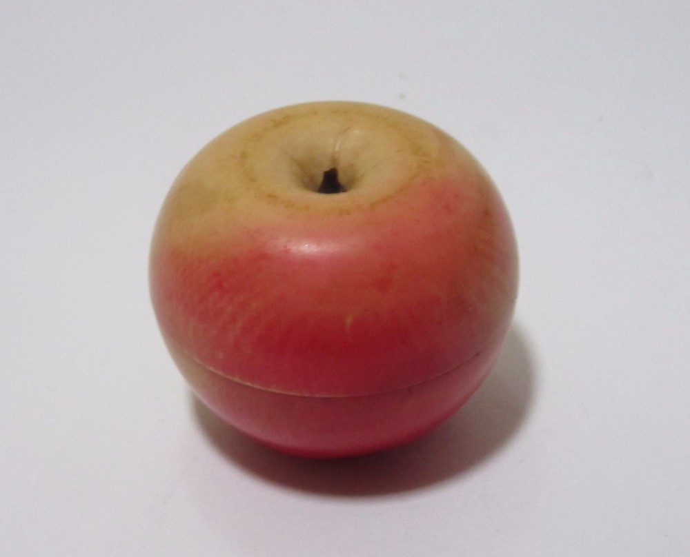 ANTIQUE IVORY PAINTED APPLE BOX c1850
