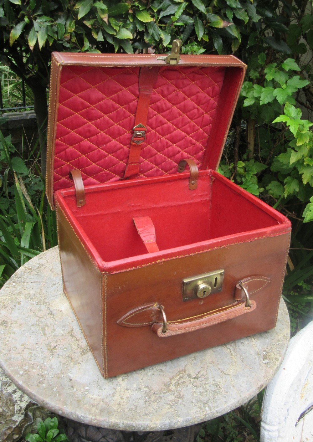 ENGLISH LEATHER HAT BOX  circa 1910