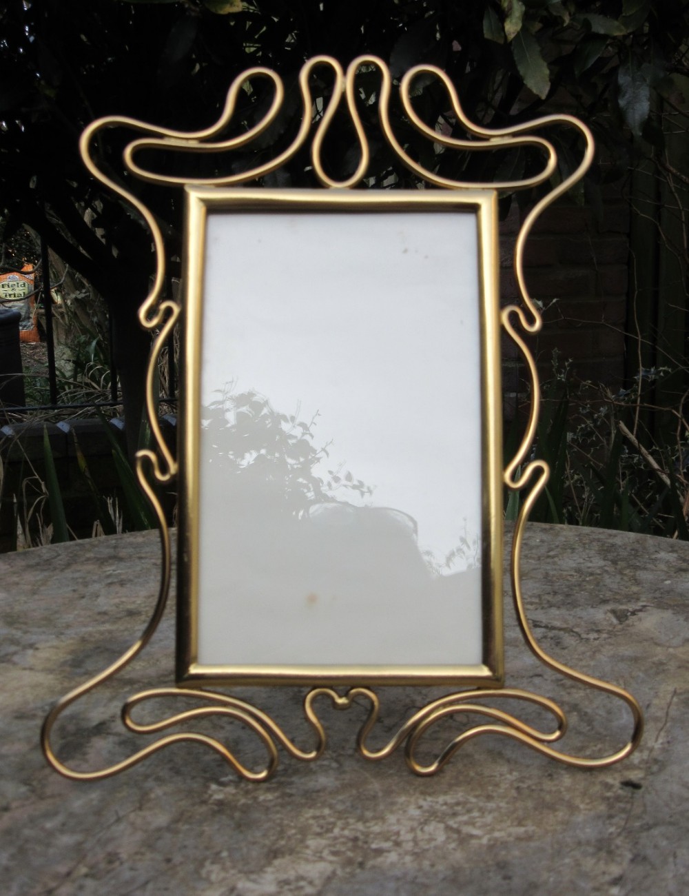 ELEGANT ART NOUVEAU BRASS PHOTO FRAME